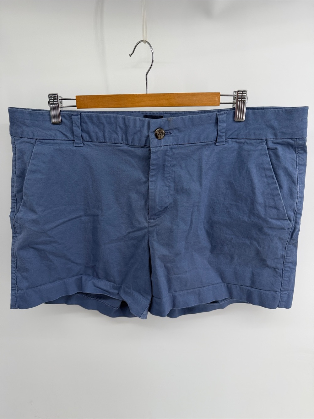 GAP Relaxed Girlfriend flat front plus size chino shorts sz 16